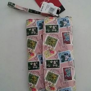 NWT Mundi Botanical Stamps Wristlet Wallet Charger